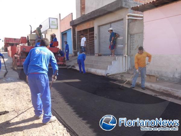 Rua Paulo Ramos, em Barão de Grajaú, recebe pavimentação asfáltica.(Imagem:FlorianoNews)