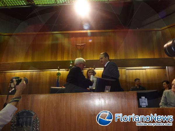 Prefeito Gilberto Júnior prestigiou entrega do título de cidadão piauiense ao presidente do PSB.(Imagem:FlorianoNews)