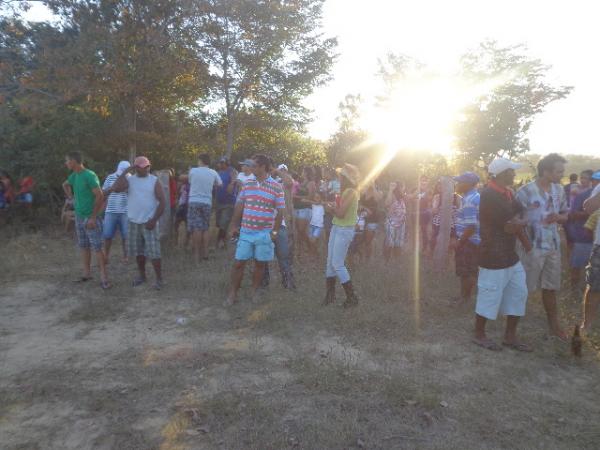 Festa dos vaqueiros é comemorada com corrida de cavalos localidade Manga.(Imagem:FlorianoNews)