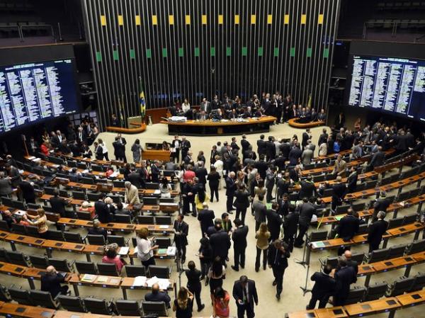 Plenário da Câmara dos Deputados, em Brasília, durante a sessão especial para discutir e votar o processo de impeachment da presidente da República.(Imagem:Evaristo Sá/AFP)