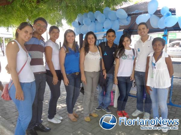 Novembro Azul: acadêmicos da UFPI realizaram ação de orientação sobre a saúde do homem.(Imagem:FlorianoNews)