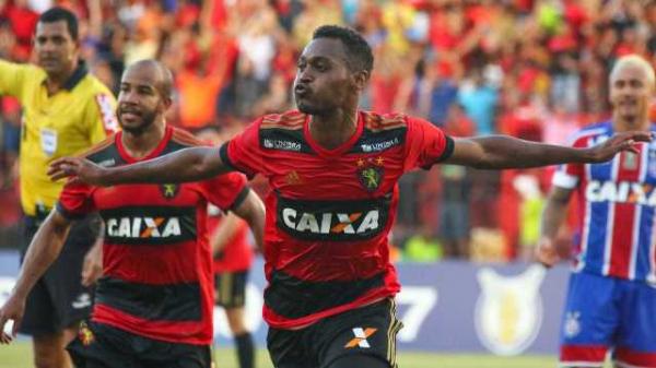 Com o resultado, o Sport termina a rodada na 18.ª colocação com 39 pontos, um a menos do que o Vitória, primeiro time fora da zona do descenso.(Imagem:Williams Aguiar/Sport Club do Recife)