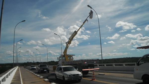 Ponte que liga Floriano e Barão de Grajaú recebe sistema de iluminação.(Imagem:FlorianoNews)