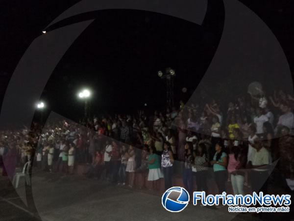 Procissão e missa encerraram os festejos de Nossa Senhora das Graças em Floriano.(Imagem:FlorianoNews)