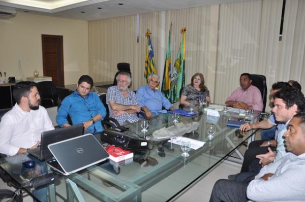 Projeto de reestruturação do Mercado Central é apresentado ao prefeito Joel Rodrigues.(Imagem:SECOM)
