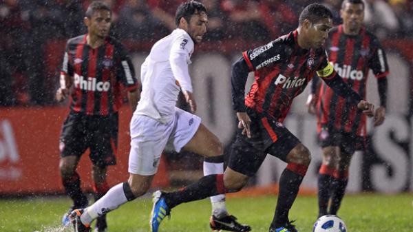 Santos e Atlético-PR(Imagem:Agência Estado)