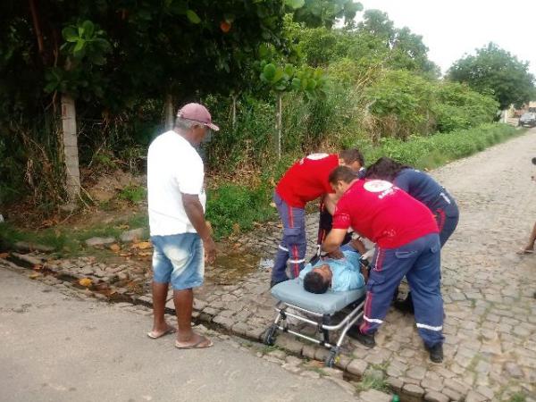 Homem desmaia e é levado inconsciente para hospital de Floriano.(Imagem:FlorianoNews)