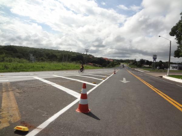 Obras de sinalização estão sendo realizadas em Floriano.(Imagem:FlorianoNews)