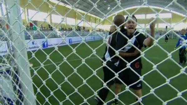 Maciel comemora o terceiro gol do Vasco na vitória sobre o Santos no Showbol.(Imagem:Reprodução SporTV)