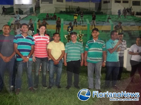 Deputado Gustavo Neiva prestigia final da Copa CONSAMF em Floriano.(Imagem:FlorianoNews)