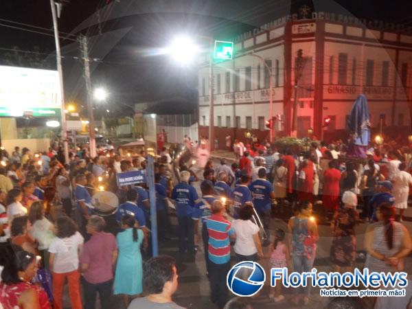 Católicos florianenses participaram da Ação Litúrgica da Paixão do Senhor.(Imagem:FlorianoNews)