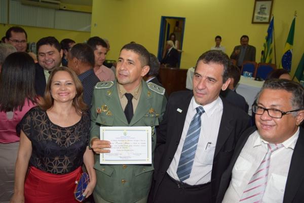 Personalidades são homenageadas com o Titulo de Cidadão Florianense.(Imagem:Waldemir Miranda)