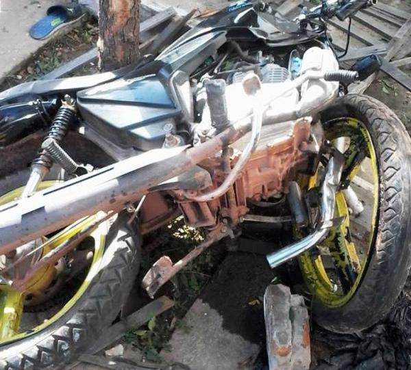 Moto ficou destruída(Imagem:GP1)