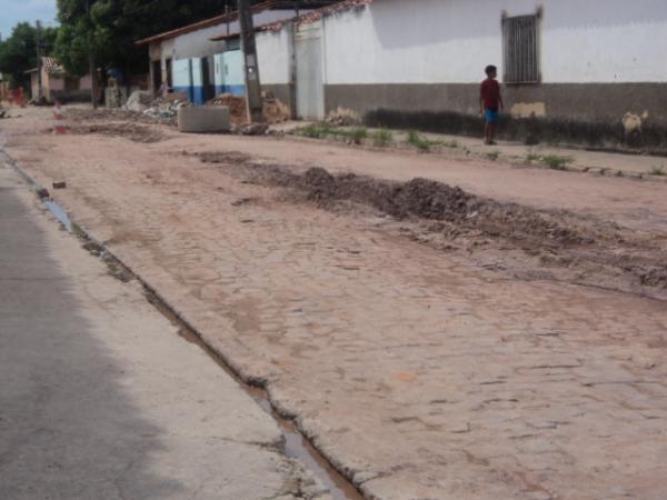 Rua Comandante Oliveira - Caixa Dágua(Imagem:Cida Santana)