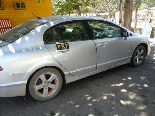 carros encontrado com os suspeitos.(Imagem:PRF)