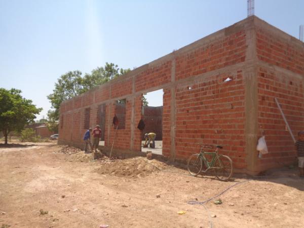 Comunidade realiza mutirão para construção da Igreja de Nossa Senhora Aparecida.(Imagem:FlorianoNews)