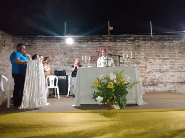 Missa solene festeja os 22 anos de fundação da Rádio Santa Clara em Floriano.(Imagem:FlorianoNews)