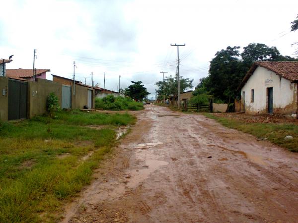 Moradores da Rua Sete de Setembro reclamam de lama, buracos e escuridão.(Imagem:Divulgação)