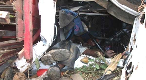 Vereador morre em acidente de caminhão(Imagem:Assis Lima)