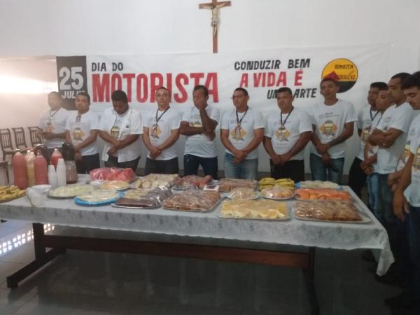  Dia do motorista é celebrado com homenagens e café da manhã no Armazém Paraíba.(Imagem:FlorianoNews)