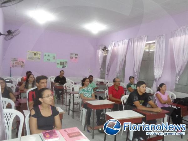 Qualifica&ccedil;&atilde;o dos professores de Educa&ccedil;&atilde;o F&iacute;sica.(Imagem:FlorianoNews)