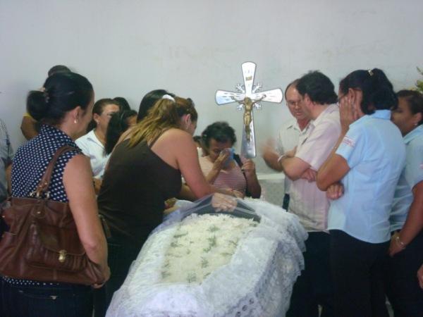 Família chora a morte de seu Aérton(Imagem:Divulgação)