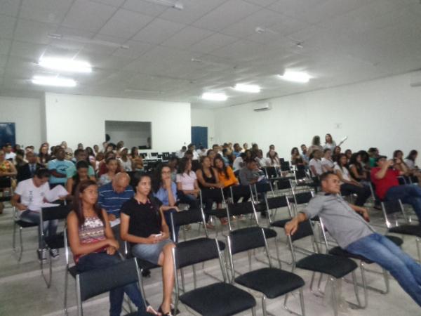 Floriano sedia a 3° Conferência Regional da Juventude.(Imagem:FlorianoNews)