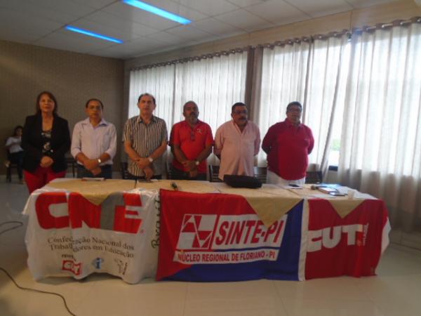SINTE promove debate sobre a reforma da Previdência em Floriano.(Imagem:FlorianoNews)