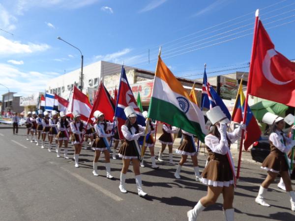 Desfile marca abertura de comemorações pelos 45 anos do Colégio Industrial.(Imagem:FlorianoNews)