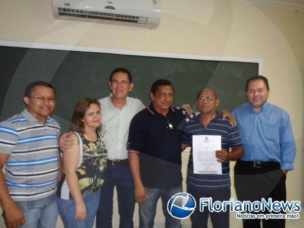Seduc entrega portaria aos novos diretores de unidades de ensino em Floriano.(Imagem:FlorianoNews)