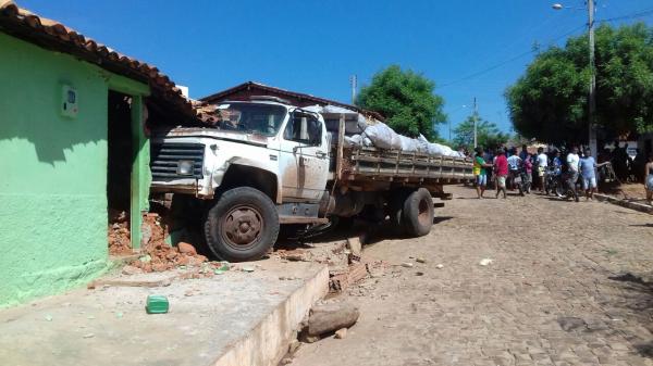 Caminhão de vereador atropela e mata criança em Cajazeiras do PI(Imagem:Divulgação/Polícia Militar)