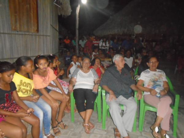 Fieis participam da coroação de Nossa Senhora na zona rural de Floriano. (Imagem:FlorianoNews)