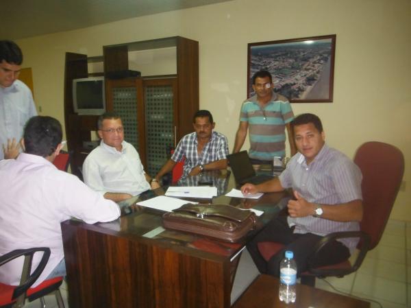Após posse, Gleydson Resende realizou reunião com secretariado.(Imagem:FlorianoNews)