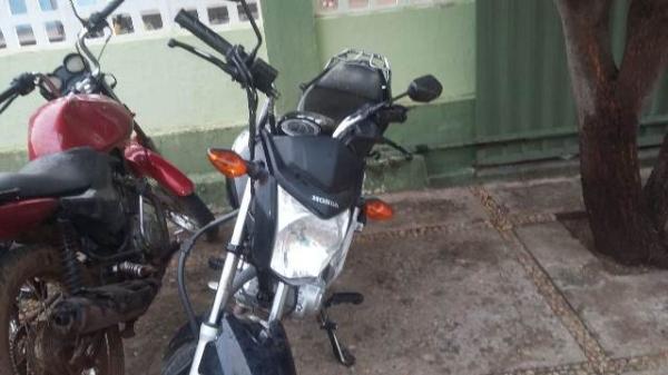Motocicleta tomada de assalto é recuperada pela Força Tática de Floriano.(Imagem:FlorianoNews)