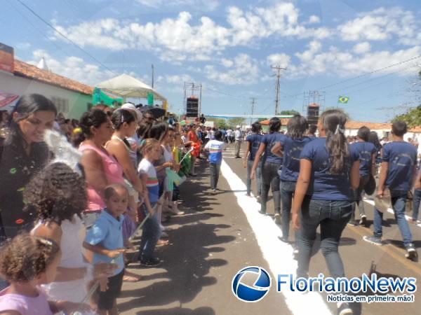 Estudantes desfilando em Barão de Grajaú.(Imagem:FlorianoNews)