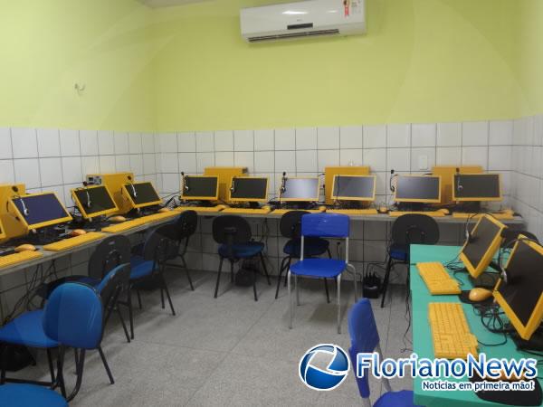 Unidade Escolar Bucar Neto ganha novo laboratório de informática.(Imagem:FlorianoNews)