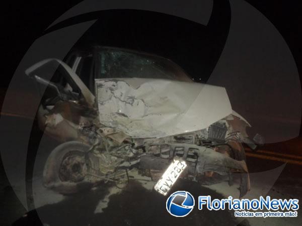 Motorista tenta ultrapassagem perigosa e provoca acidente próximo a Estaca Zero(Imagem:FlorianoNews)