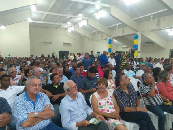 Floriano recebe caravana do seminário 