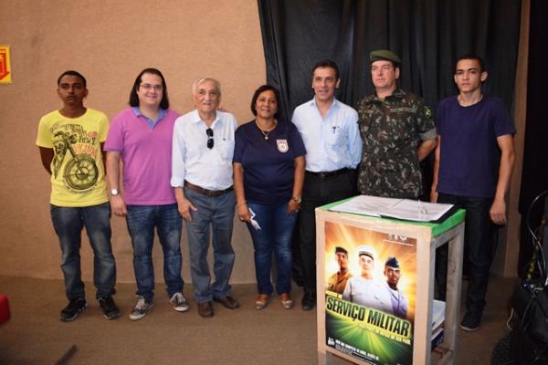 Prefeito Gilberto Júnior participa de solenidade da Junta Militar.(Imagem:Waldemir Miranda)