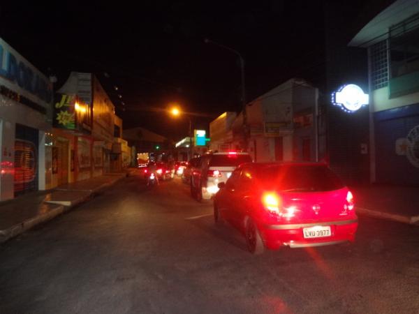 Polícia Militar realizou blitz no centro de Floriano.(Imagem:FlorianoNews)