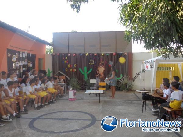 Escola Mega de Floriano realiza projeto sobre vida e obra de Luiz Gonzaga.(Imagem:FlorianoNews)