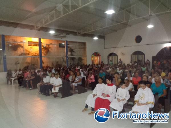 Procissão e missa encerram a festa de Senhora Sant'Ana em Floriano. (Imagem:FlorianoNews)