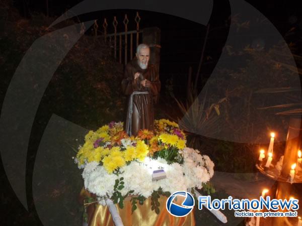 Festejo de São Pio de Pietrelcina é encerrado com procissão e missa.(Imagem:FlorianoNews)