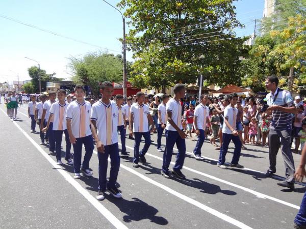 Floriano comemorou o Dia da Pátria com desfile cívico.(Imagem:FlorianoNews)