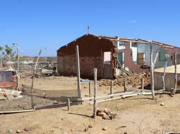 Algumas casas da comunidade chegaram a ser derrubadas após as obras.(Imagem:Patrícia Andrade/G1)
