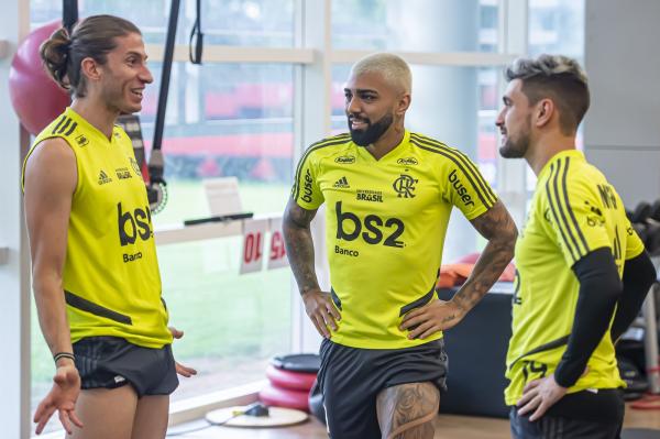 Filipe Luís, Gabigol e Arrascaeta na academia do Ninho do Urubu.(Imagem:Marcelo Cortes / Flamengo)