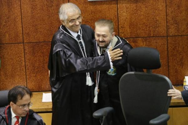 Desembargador Joaquim Santana toma posse no TRE e comandará as eleições 2016..(Imagem:Cidadeverde.com)