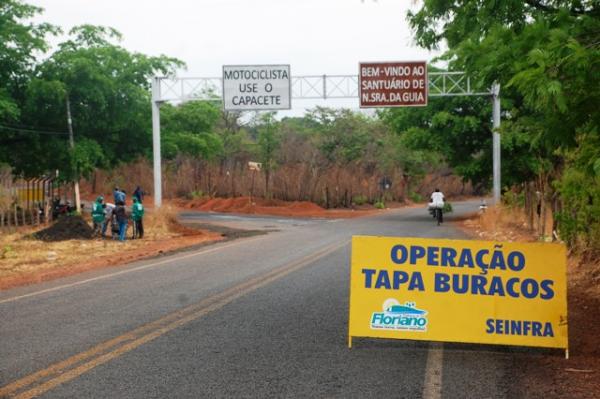 Secretaria de Infraestrutura realiza Operação Tapa Buracos em Floriano.(Imagem:Waldemir Miranda)