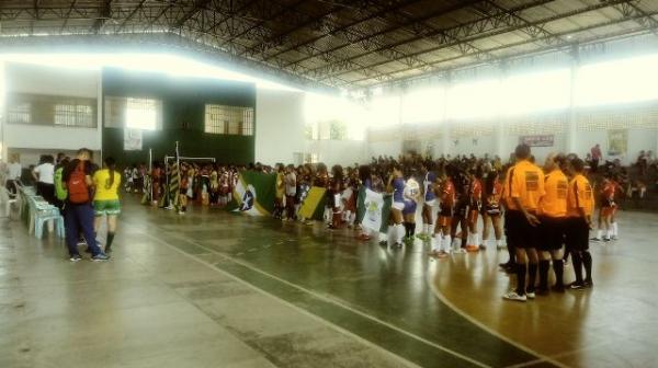 Equipes participam da abertura da Copa Cidade Futsal Feminino 2018 em Floriano.(Imagem:FlorianoNews)