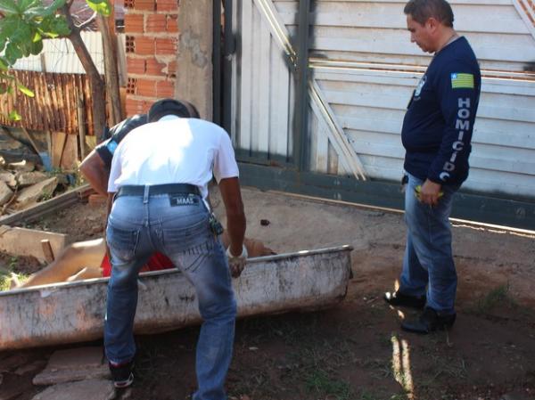 Vítima foi atingida com uma facada no peito.(Imagem:Ellyo Teixeira/G1)